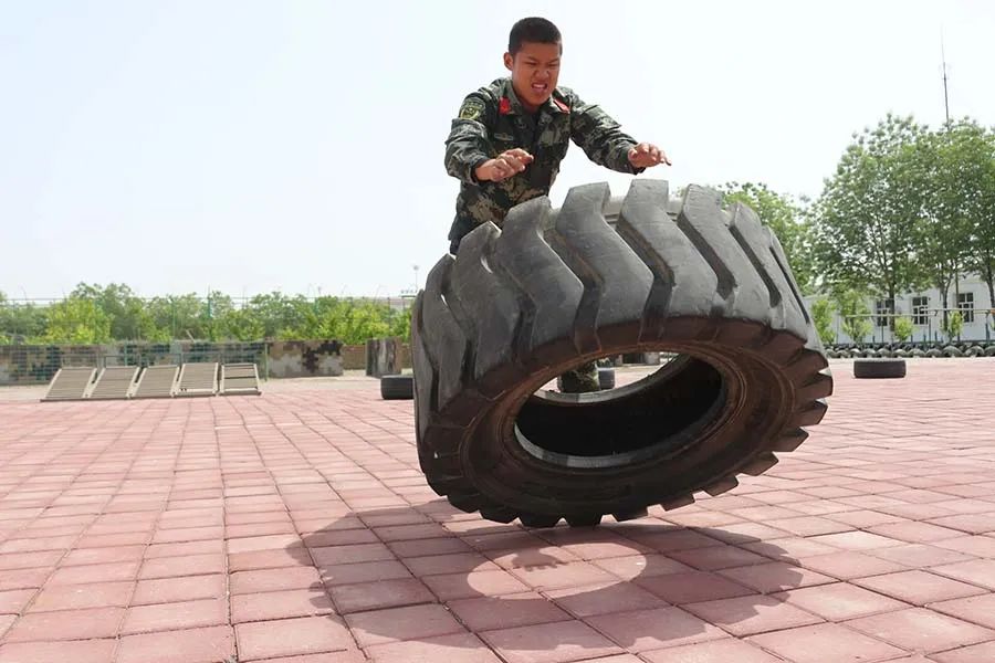 穿衣显瘦脱衣有肉下一句,穿衣显瘦脱衣有肉啥意思