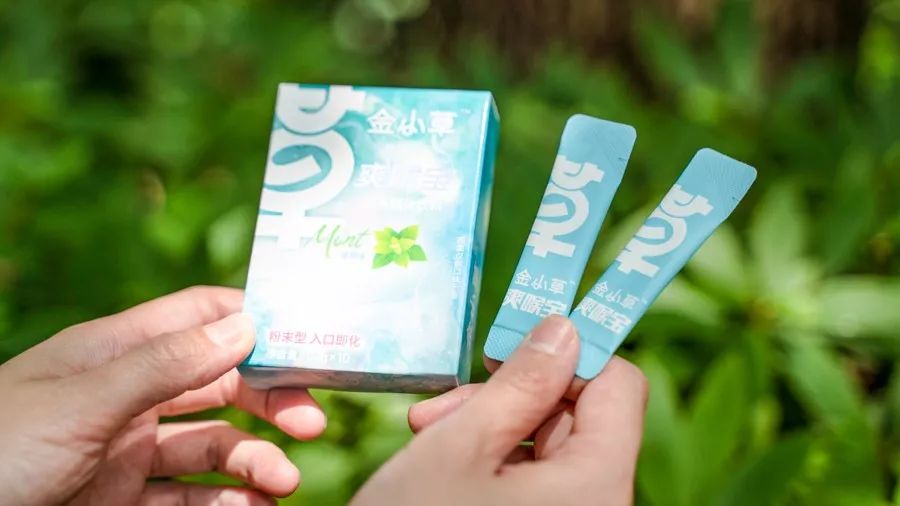 梧桐毛毛和杨絮,梧桐毛絮满天飞找谁