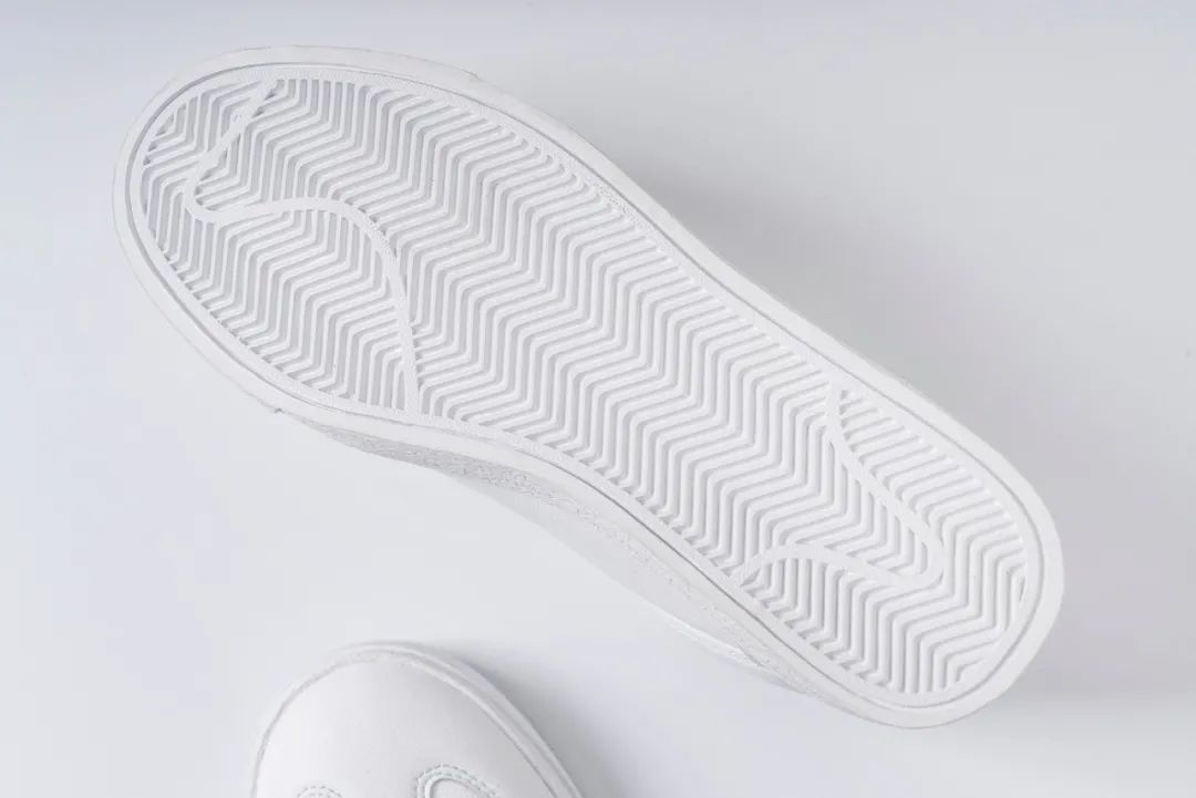 百年老牌的小白鞋,英国小白鞋免鞋带