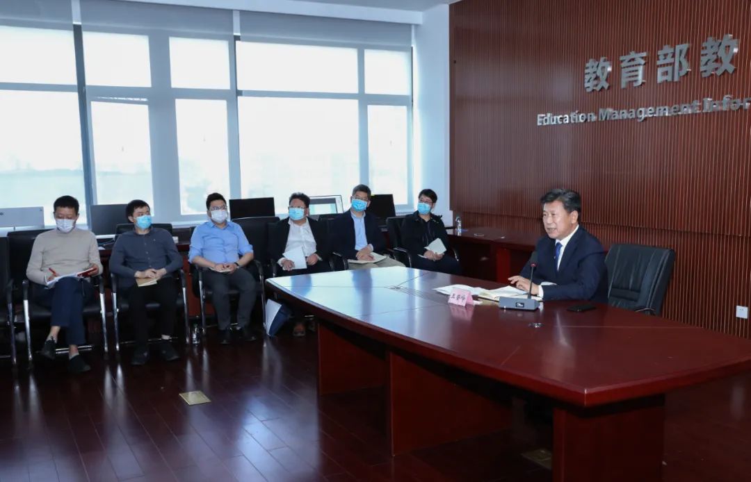 学校疫情防控怎么做?钟南山、李兰娟、张文宏“同框”发声