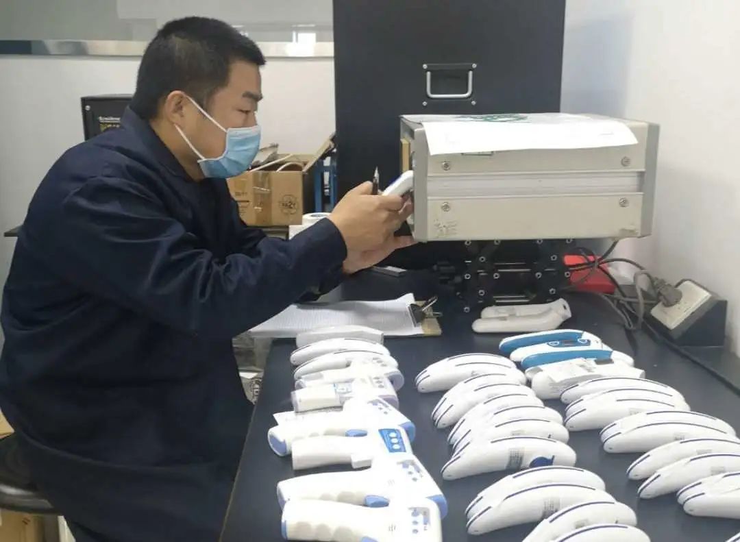 现场直击开学第一天！春风十里，不如学校有你~