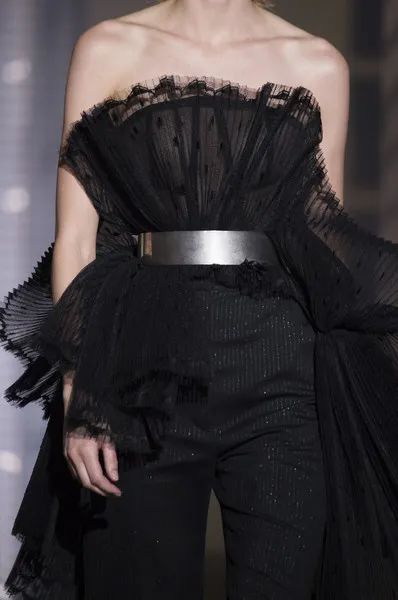 givenchy什么潮牌,givenchy高端时尚