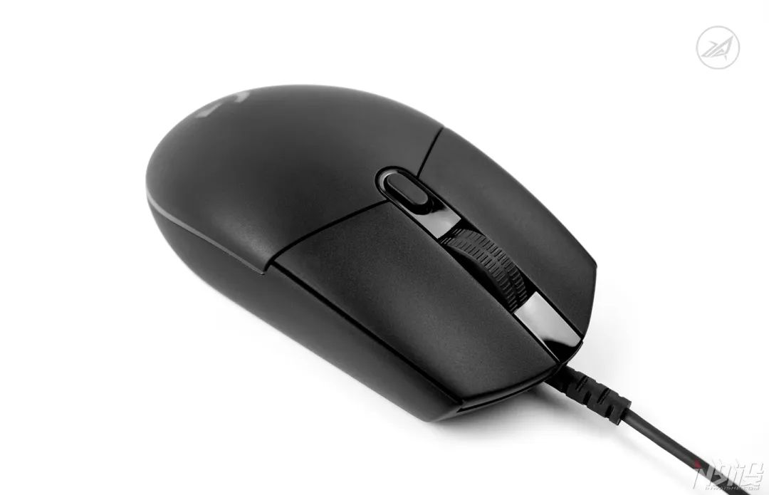 罗技g102鼠标哪个灯效好看,赛睿鼠标rval100和罗技g102