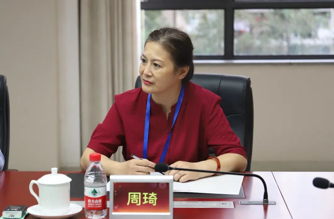 “云视察+云座谈”!9名代表委员与4800名网友在线见证重庆法院这场直播拍卖