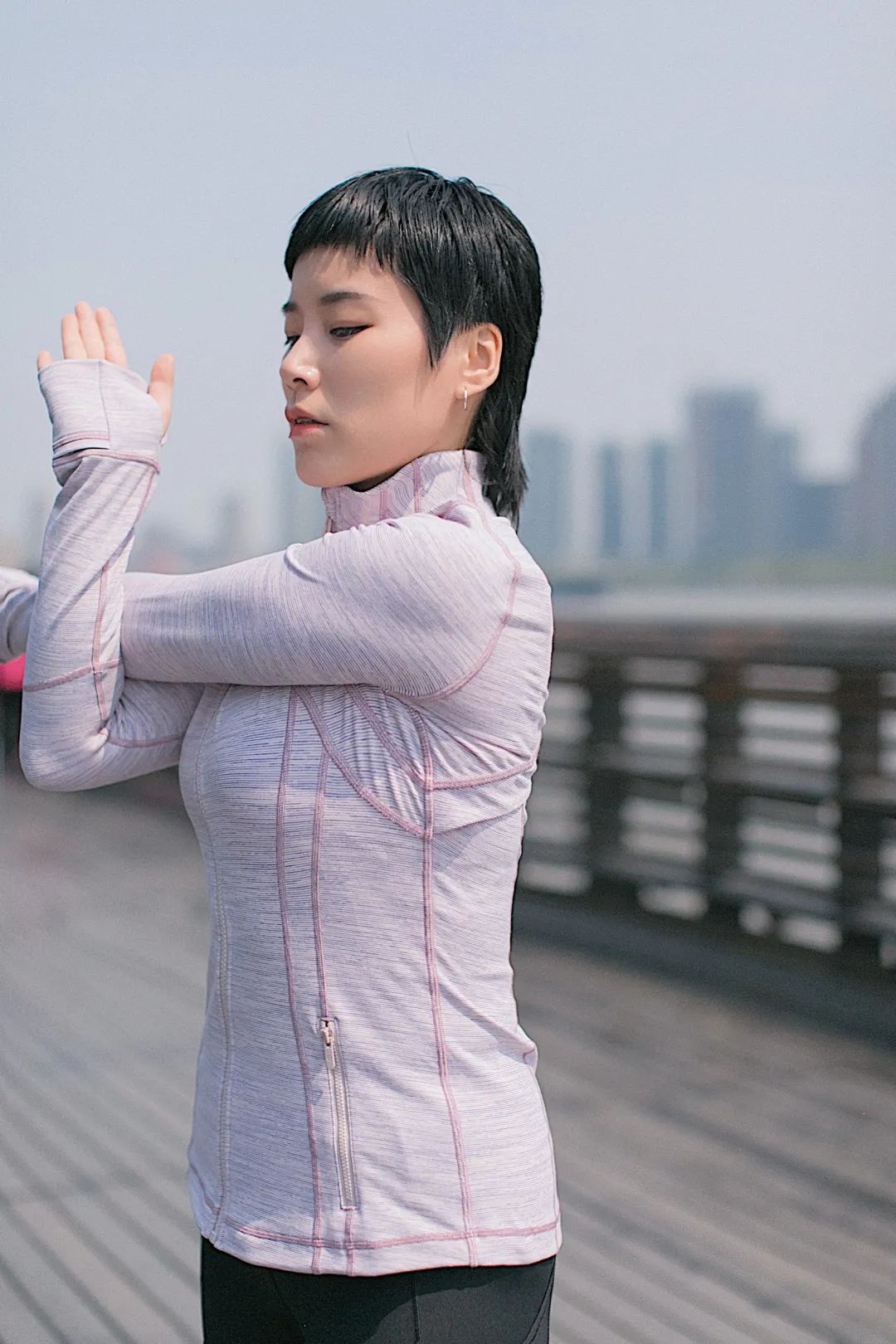 李涛|均价1000块一条的运动紧身裤，好在哪儿？