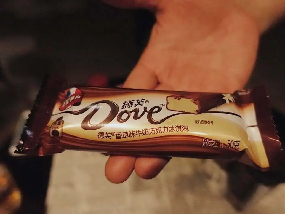 去便利店买吃的回来吃,去便利店买个东西