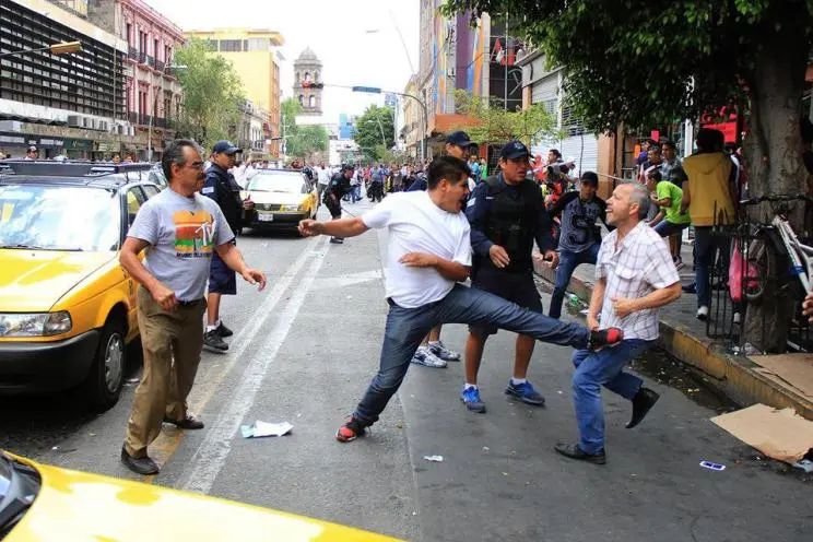 深度：从独角兽到“困兽”，卡兰尼克的Uber帝国之路|远读重洋