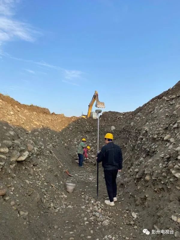 彭州市三环路最新视频,彭州市三环路改造项目