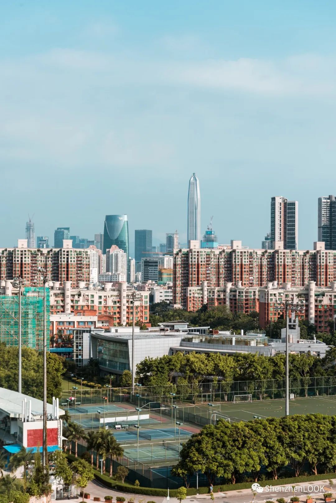 严浩翔说look这是tnt什么舞台,look这是什么牌子的包包