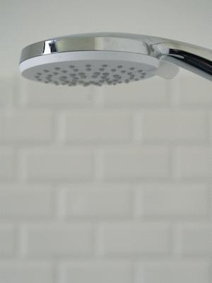 花洒一键除垢怎么用,自动除垢的花洒好用吗