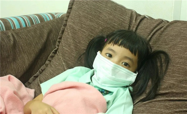 女童反复高烧感染5种病原,孩子体内有炎症反复发低烧怎么办