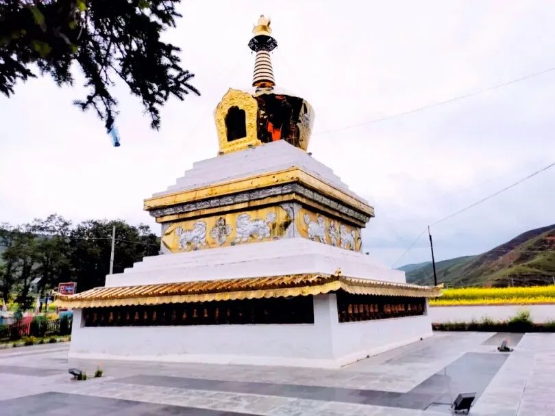 藏王故里冰川之乡,藏王故里避暑天堂