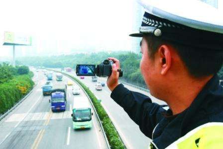 发生交通事故超员有多严重,货车超载发生交通安全事故通报