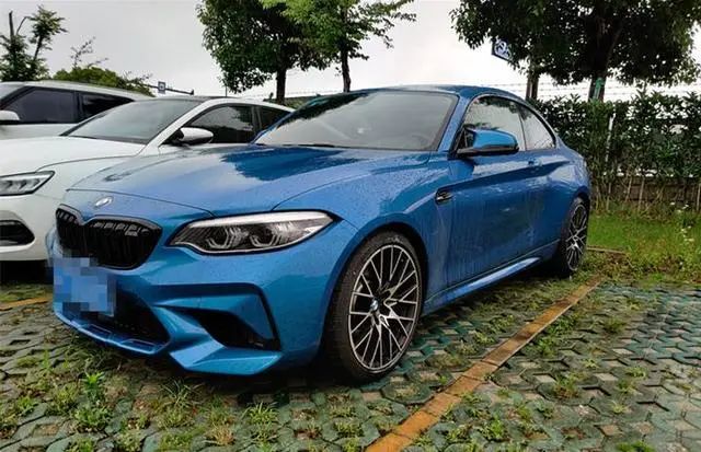 客服小伙突然豪买宝马劳力士，还给女友买LV包！真相大跌眼镜……