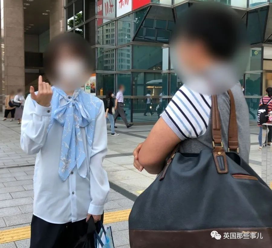 20多岁男爱豆遭47岁已婚男董事*规则潜**整整一年？又被文春锤死了