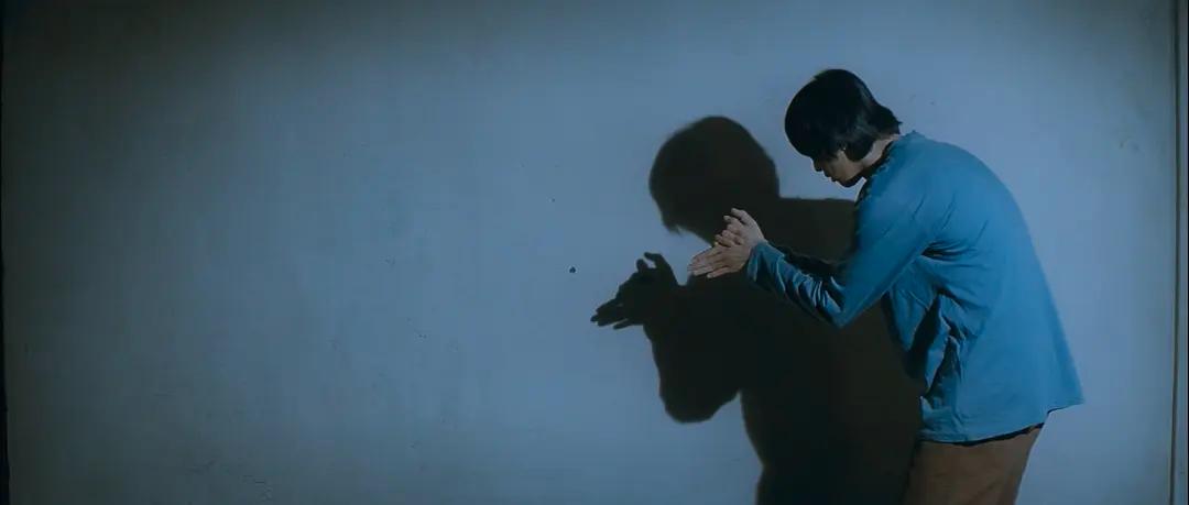 当一个17岁的天才“易性癖”,决定在重庆二外自杀