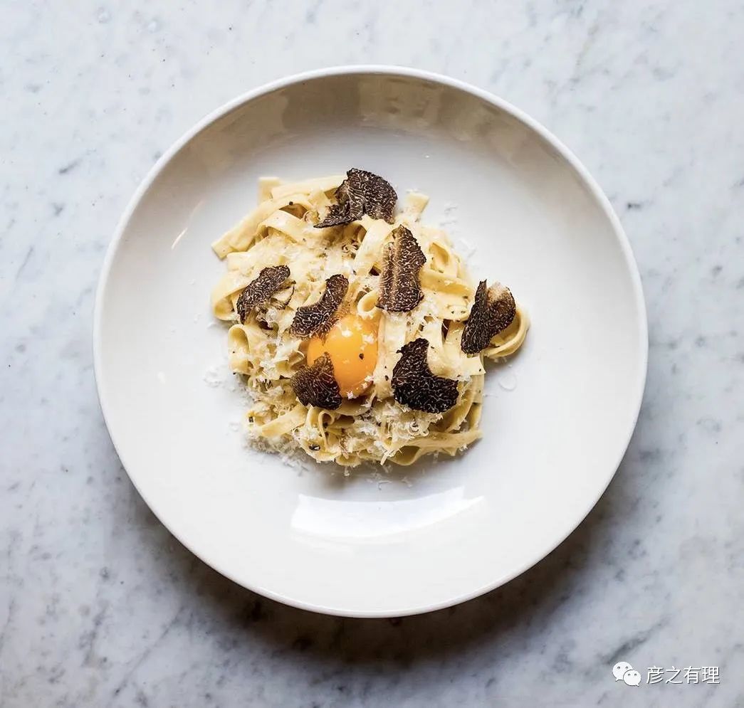 别看它长得像“粪球”，却是“黄金”配料，错过了要等一整年