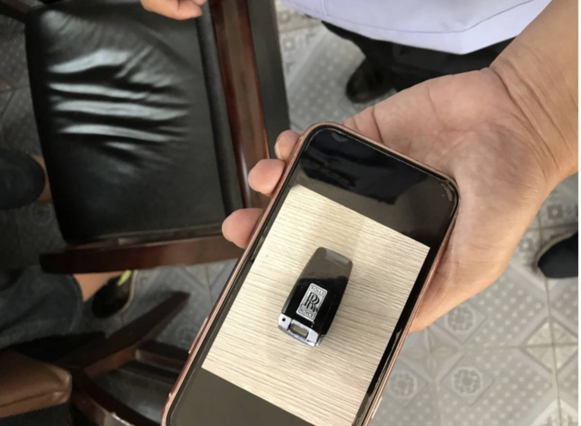 浙江男子买劳斯莱斯诈骗,男子花310万买宾利成功