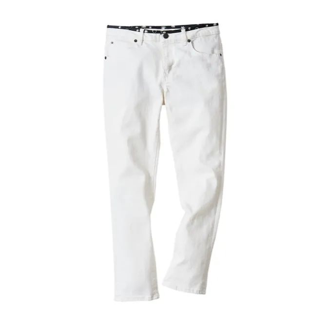 白色牛仔自显贵气，入手不需要理由