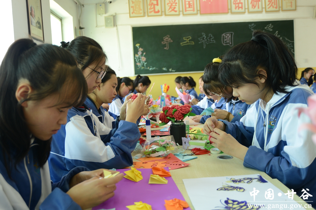 甘谷县西关中学校长牛维录,全心全意办好百姓家门口的学校