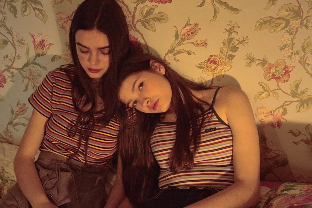 blackpink泫雅摆尾,blackpink全员观看泫雅舞台