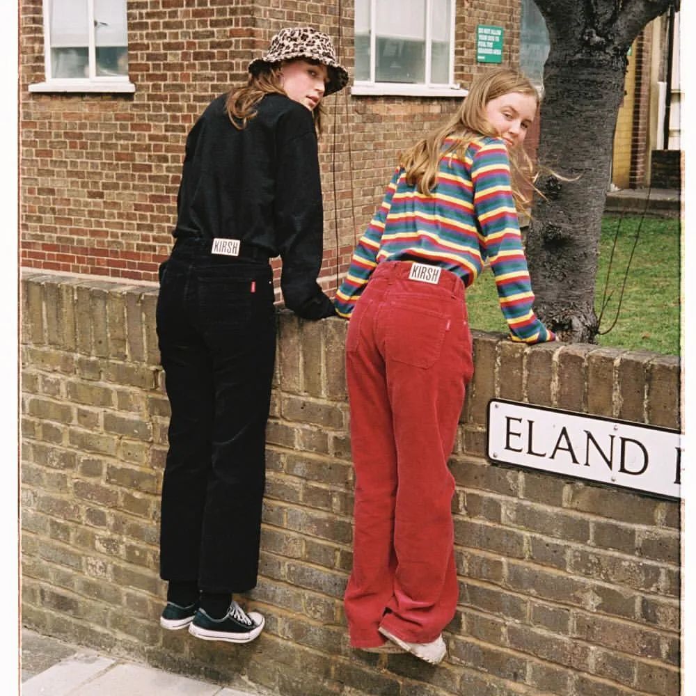 blackpink泫雅摆尾,blackpink全员观看泫雅舞台