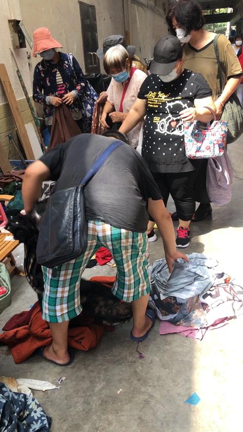 广州地铁晓港站的布料市场,晓港地铁站出口