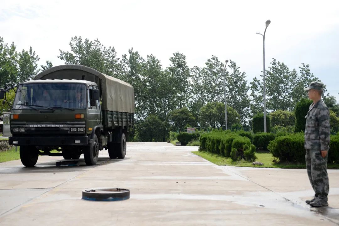 关注｜军车直选驾驶员是如何考试的？图片来了