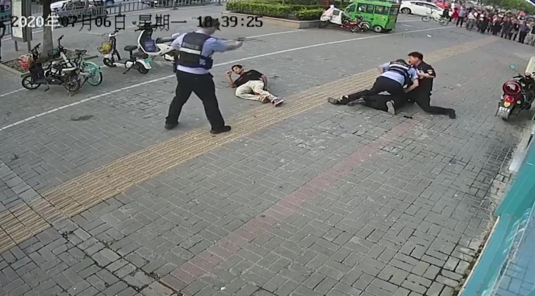 两位英雄一路走好家人平平安安,两位英雄一路走好原唱