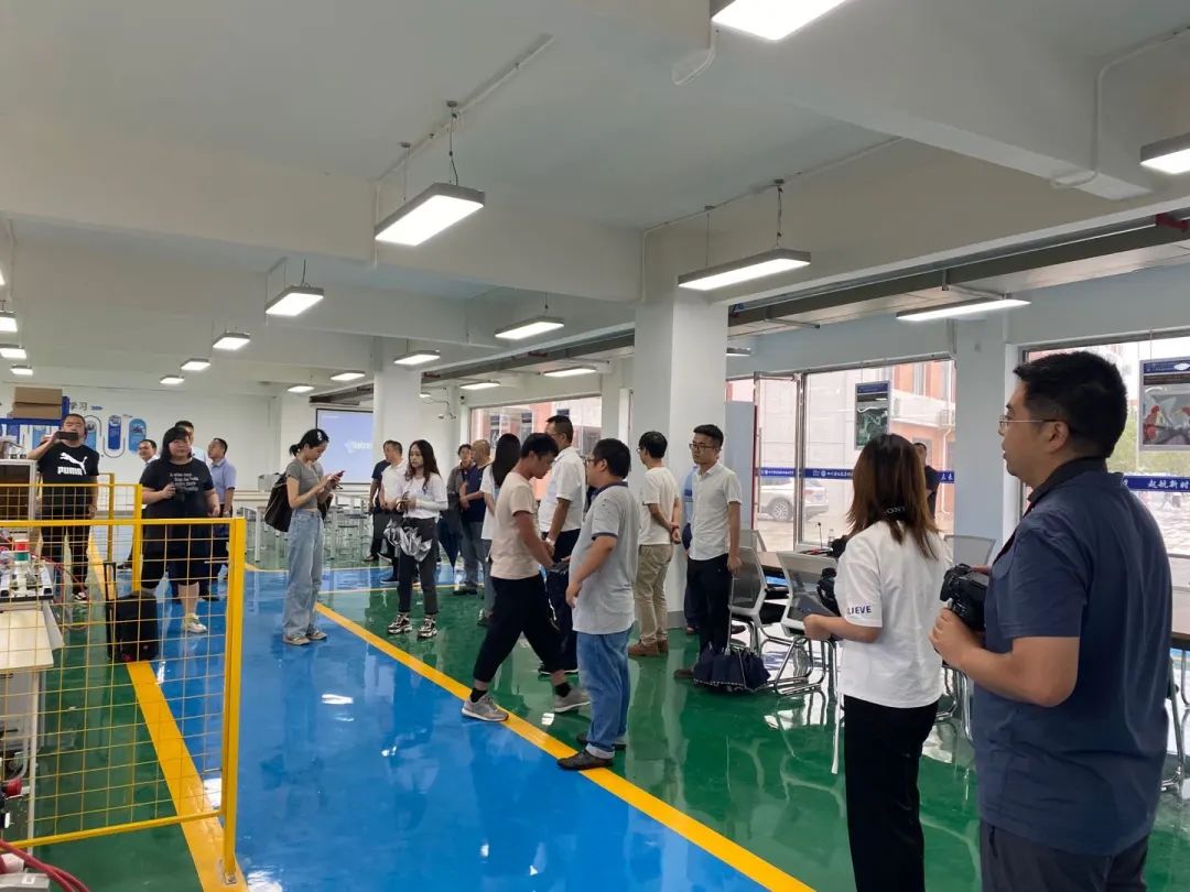 仪陇媒体记者,新闻记者体验农村生活