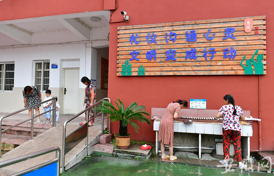 记者探访洪灾安置点,安徽安庆洪灾图片