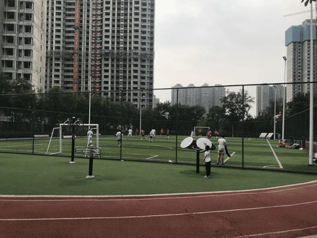 让足球爱好者的狂热,在曲江野蛮生长