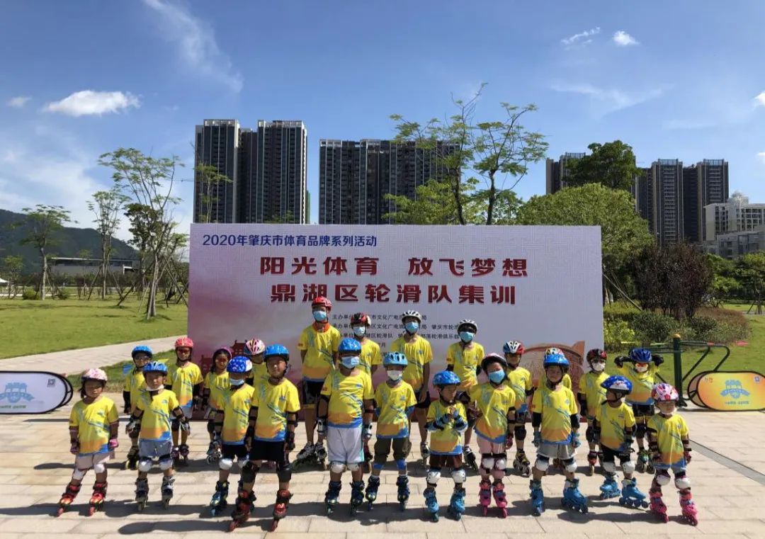 全民健身广场舞动起来视频,开心健身广场舞幸福跳起来