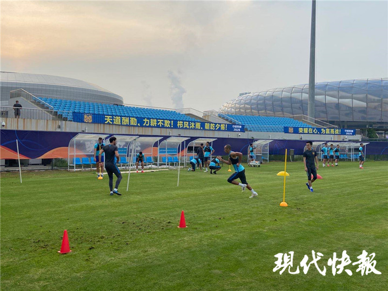 江苏苏宁夺冠球员名单及主教练,江苏苏宁足球队u23队员