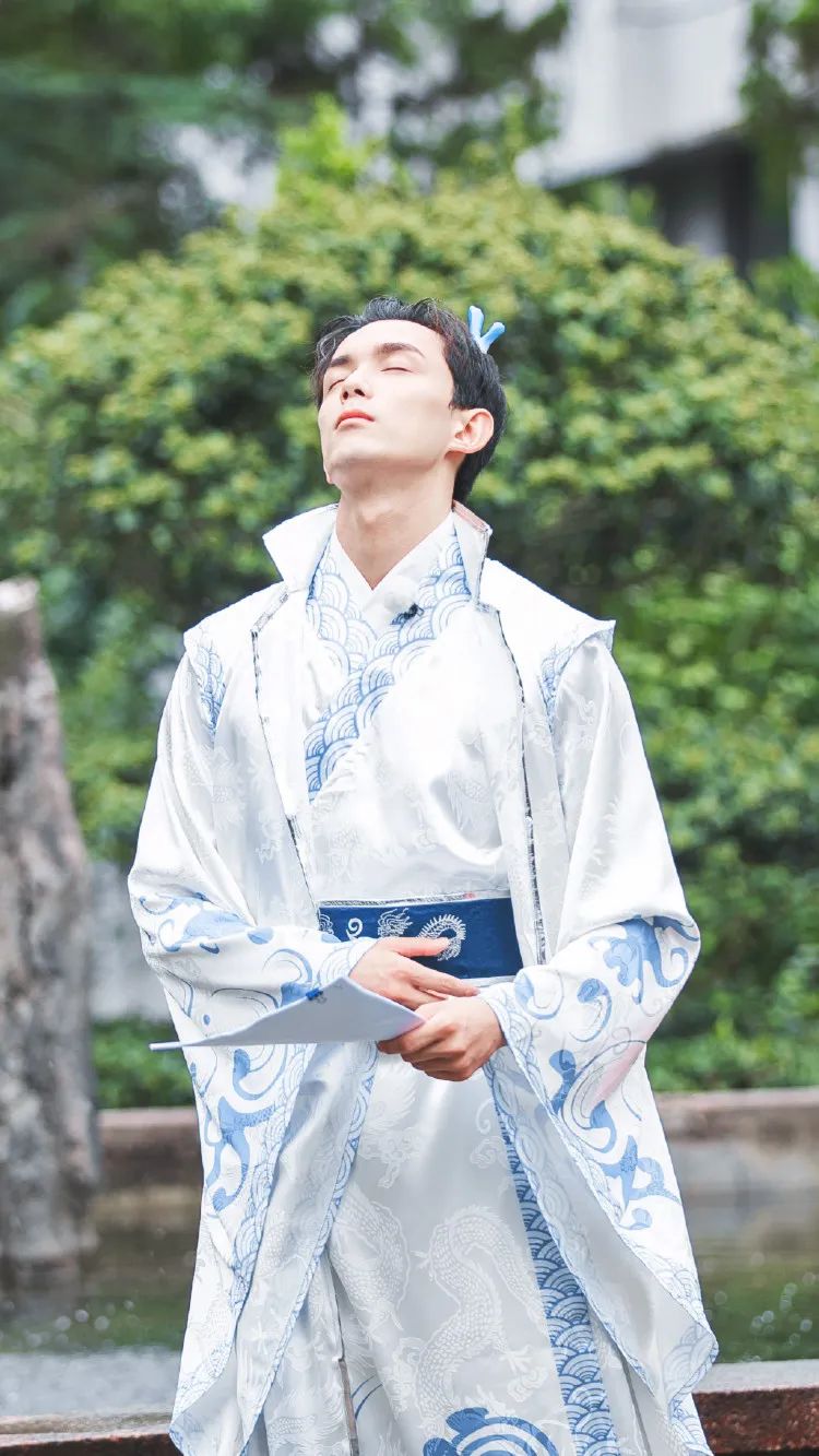 鐖辫眴灞婄殑cosplay,鐖辫眴瓒呰繕鍘焎os