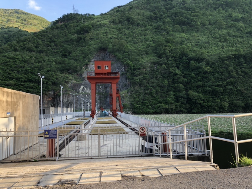 雷打滩水电站钓棚图片,雷打滩水电站钓鱼棚电话