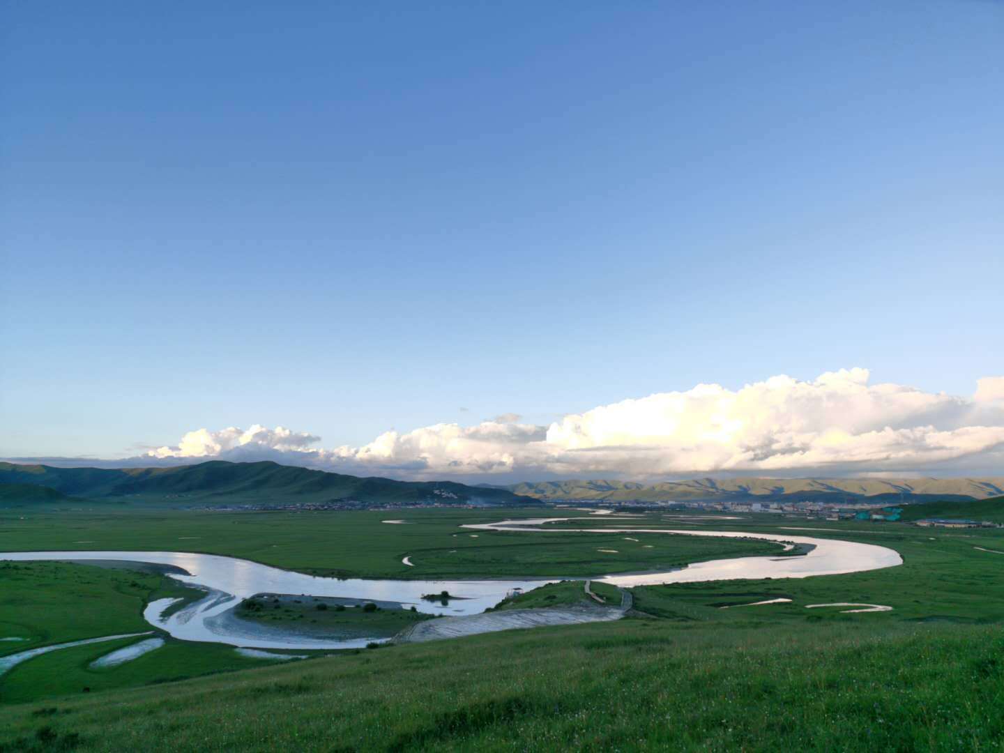 云上重走长征路中国电信5G+4K+VR慢直播助力红原智慧旅游