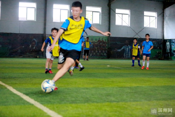 钃濈考瓒崇悆瀛︽牎,灞变笢閭瑰钩钃濈考瓒崇悆瀛︽牎