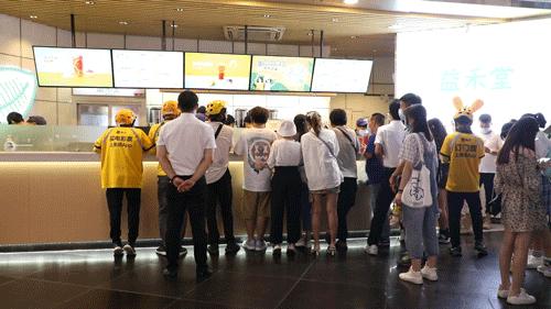 閫傚悎瀛︽牎闂ㄥ彛鐨勫ザ鑼跺簵,瀛︽牎闂ㄥ彛甯歌鐨勫ザ鑼跺簵