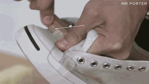 鞋子脏很久的污渍怎么洗掉,浅色鞋脏了怎么洗干净