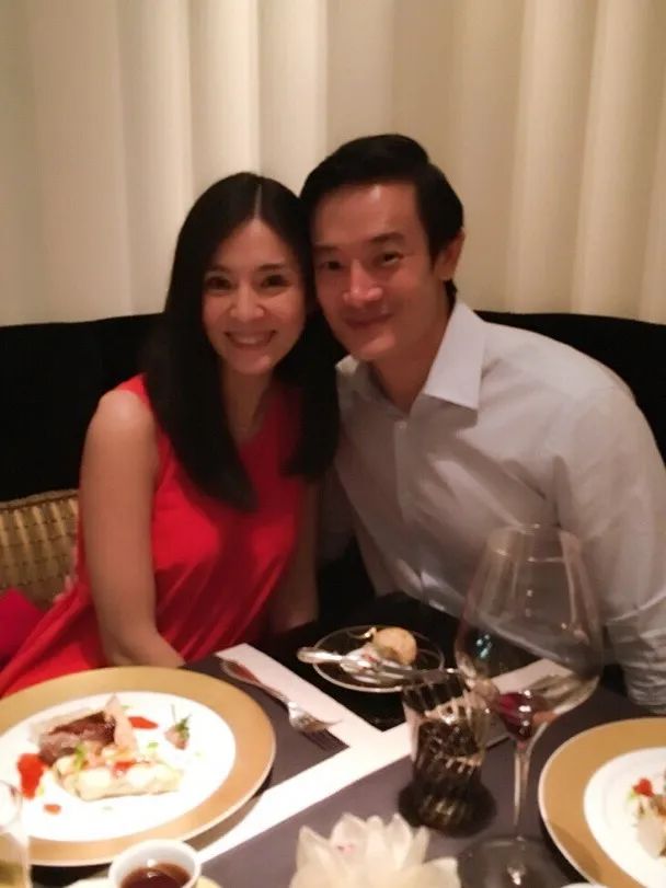 吴彦祖变脸苏大强照片,冻龄女神素颜成照妖镜