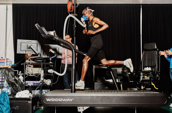 361爆沫se跑鞋重量,跑鞋重量控制在多少