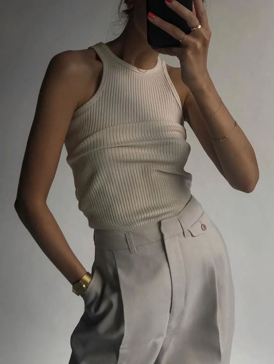 夏天可以穿针织吗,谁说夏季不能穿套装