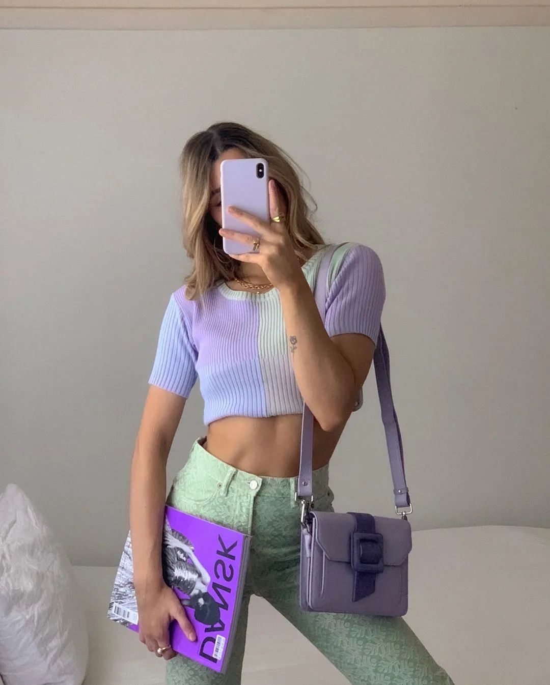 夏天可以穿针织吗,谁说夏季不能穿套装