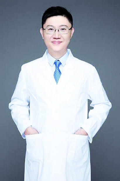 牙骨没了,也可以有“牙根”修复!口腔明星大咖透露:无牙颌老人的“救星”来了,享用美食不是梦