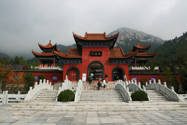 山东泰山美丽小视频,山东济南青铜山的景点