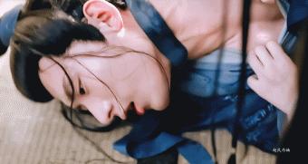 琉璃让成毅受的委屈,琉璃被浇开水后续