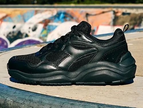 想体验一下碳板跑鞋,袋鼠冷门球鞋