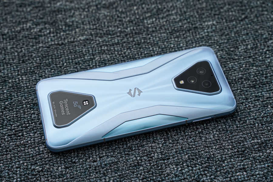 腾讯黑鲨游戏手机3S开箱：风格仍然鲜明，娱乐体验继续提升