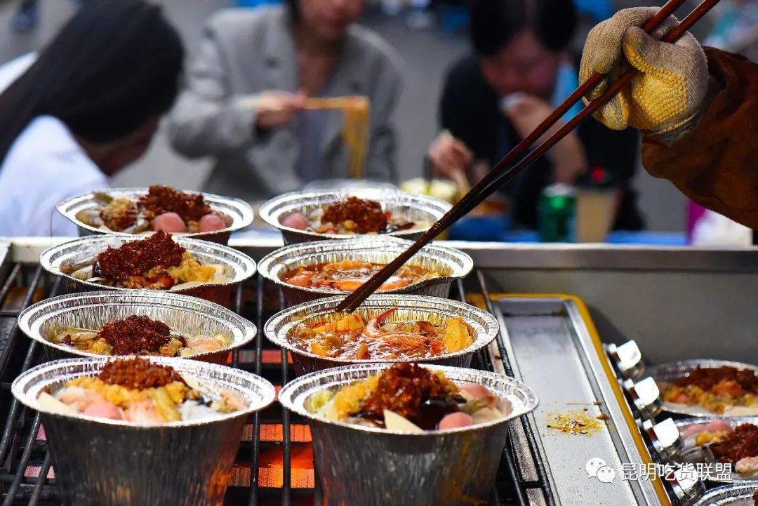 昆明好玩的夜市街推荐,昆明市中心有什么景点吗